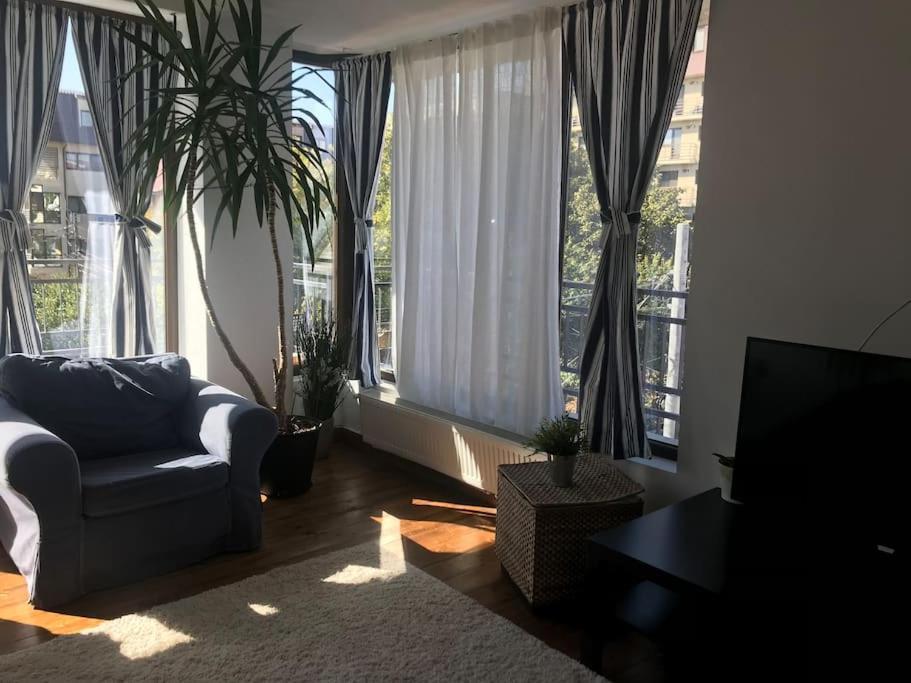 Lovely Apartment In Villa In Bukarest Exterior foto
